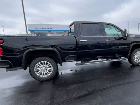 Certified 2022 Chevrolet Silverado 3500 High Country w/ Z71 Off-Road Package image 9