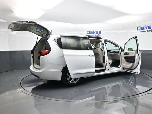 Used 2020 Chrysler Pacifica Touring-L Plus w/ Tire & Wheel Group image 57