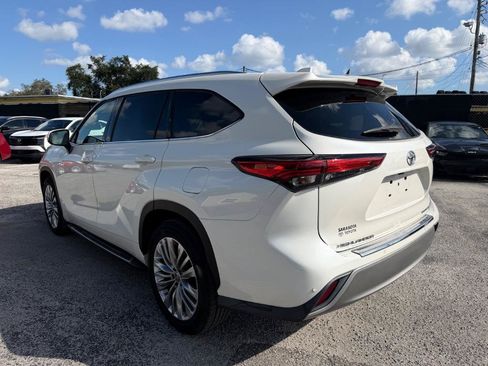 Used 2020 Toyota Highlander Platinum FWD image 7