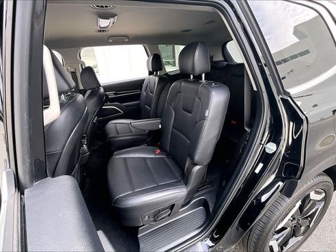 Used 2023 Kia Telluride S image 18