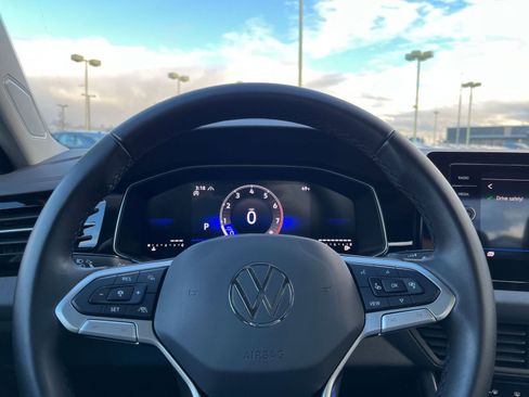 Used 2025 Volkswagen Jetta SE image 29