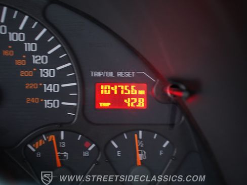 Used 2001 Pontiac Firebird Formula w/ Protection Group RWD image 31