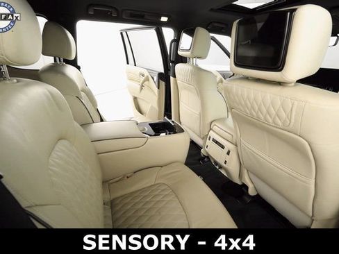 Used 2024 INFINITI QX80 Sensory image 12