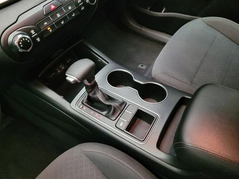 Used 2020 Kia Sorento LX image 26