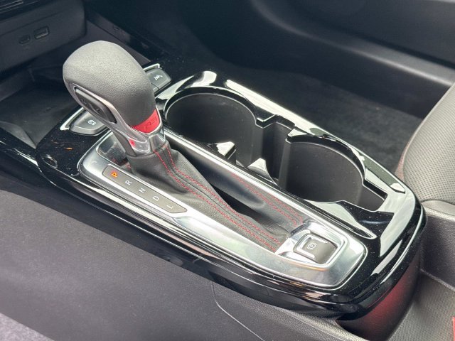 Used 2025 Chevrolet Trax RS w/ Sunroof Package FWD image 33
