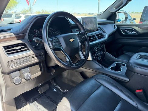 Used 2021 Chevrolet Suburban LT RWD image 2