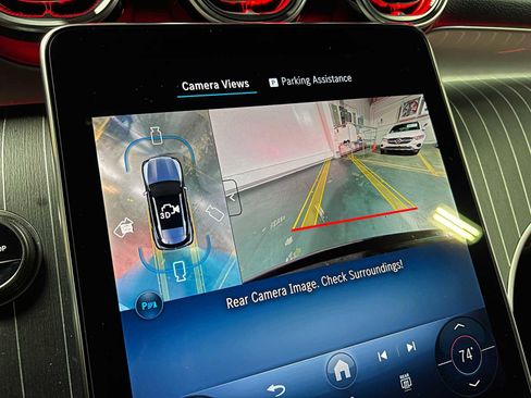 Used 2025 Mercedes-Benz GLC 300 4MATIC image 41