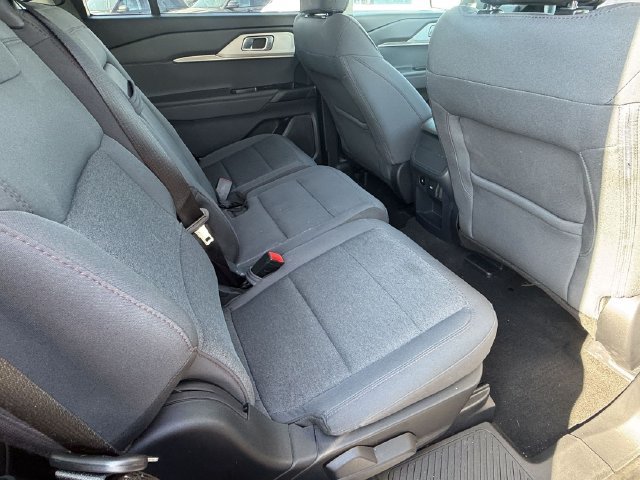 Used 2025 Ford Explorer Active RWD image 20