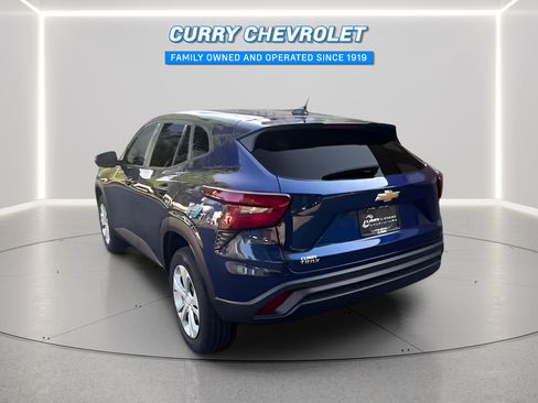 Used 2024 Chevrolet Trax LS FWD image 12