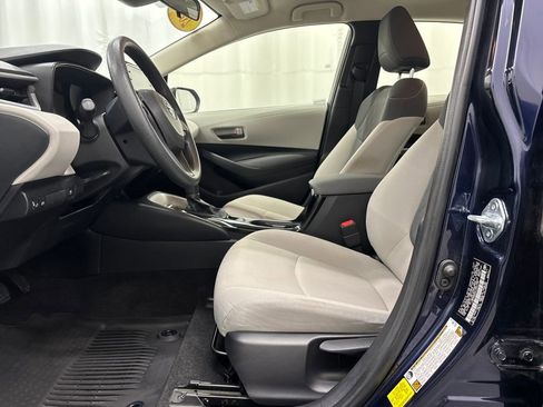Used 2022 Toyota Corolla LE image 9