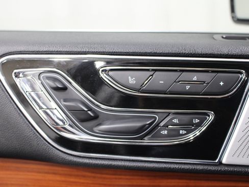 Used 2019 Lincoln Navigator L Reserve w/ Cargo Package AWD/4WD image 7