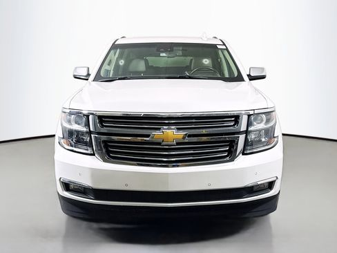 Used 2019 Chevrolet Suburban Premier RWD image 2