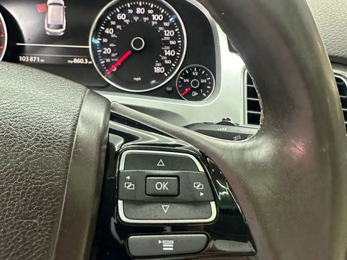 Used 2015 Volkswagen Touareg VR6 AWD/4WD image 18