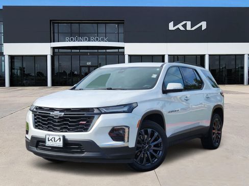 Used 2022 Chevrolet Traverse RS FWD image 1