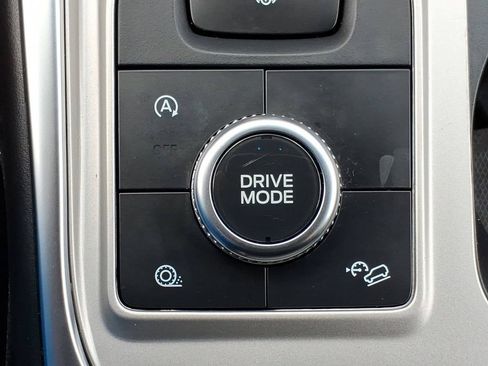 Used 2024 Ford Explorer XLT w/ Equipment Group 202A AWD/4WD image 20
