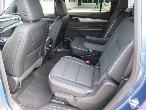 Used 2026 Buick Enclave Preferred FWD image 33