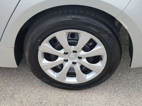 Used 2024 Toyota Corolla LE FWD image 5