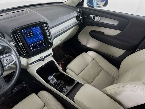 Used 2023 Volvo XC40 B5 Ultimate w/ Protection Package Premier image 22