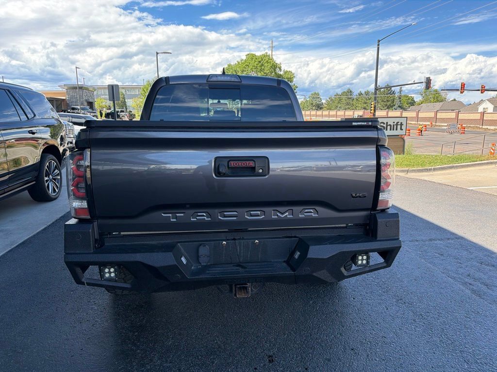Used 2017 Toyota Tacoma TRD Sport w/ Tow Package (A/T) AWD/4WD image 5