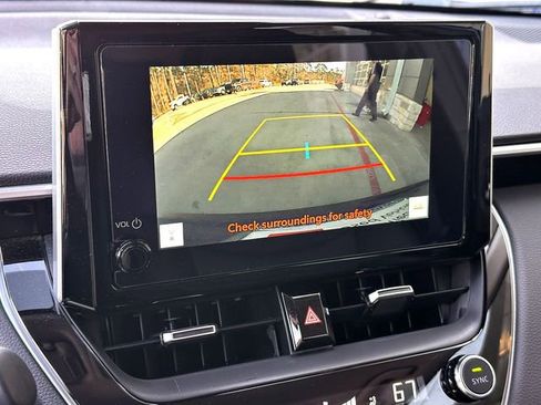 Used 2024 Toyota Corolla Cross XLE image 14