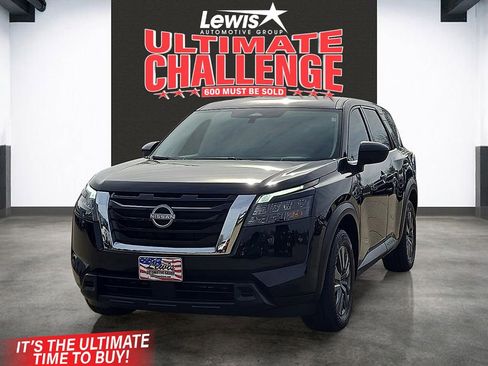 Used 2024 Nissan Pathfinder S image 1