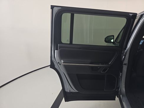 Used 2023 Rivian R1S Adventure image 18