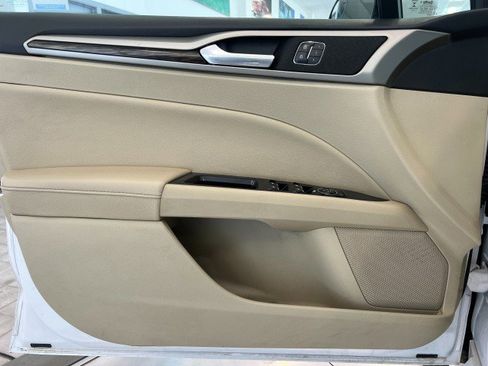 Used 2015 Ford Fusion SE w/ Equipment Group 202A FWD image 12
