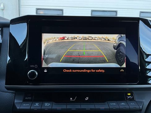 Used 2025 Toyota Camry LE image 30