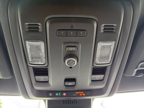 Used 2023 Chevrolet Tahoe Z71 AWD/4WD image 17