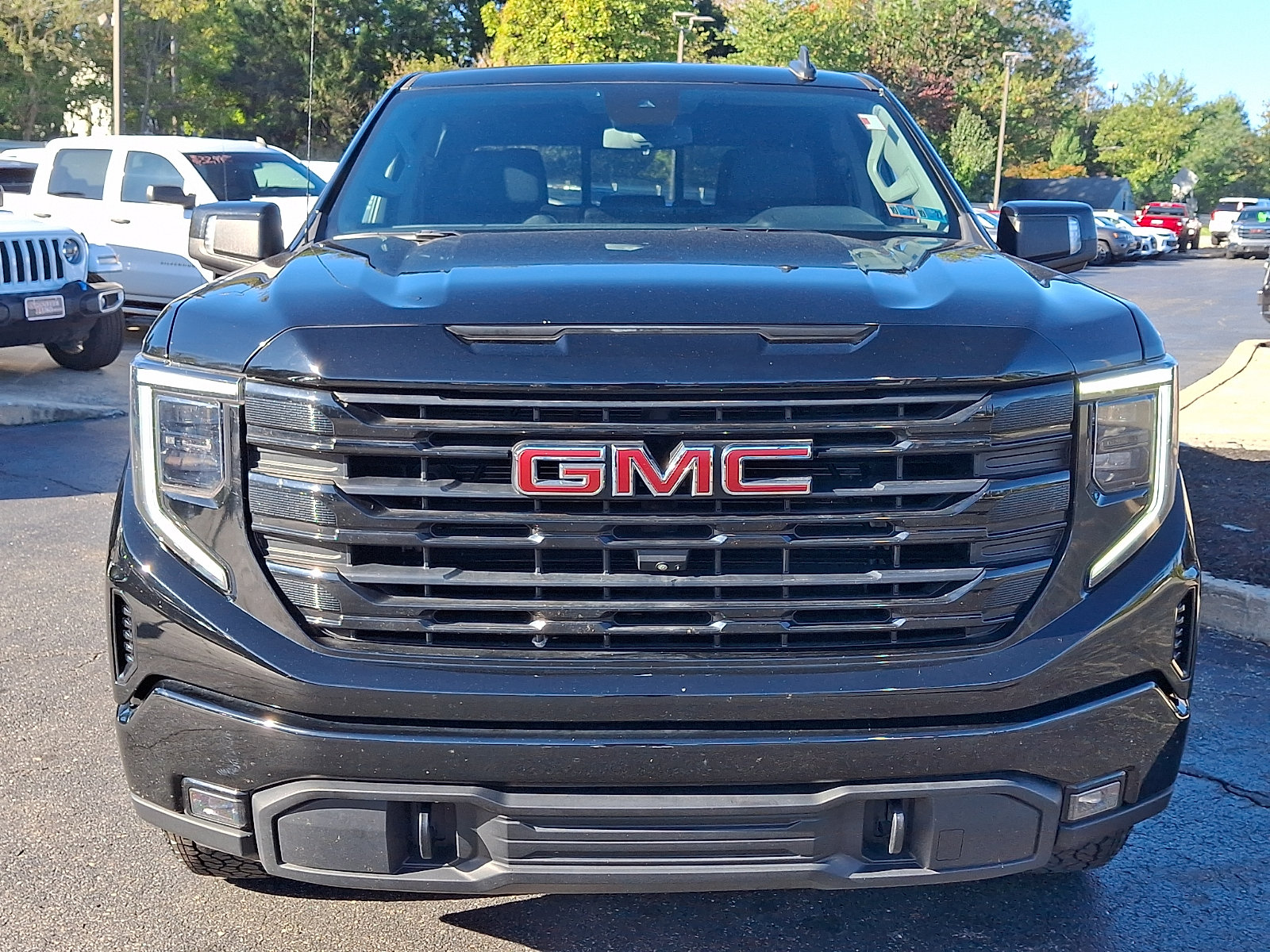 Used 2023 GMC Sierra 1500 Elevation w/ Elevation Premium Package AWD/4WD image 2