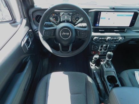 New 2025 Jeep Wrangler Unlimited Rubicon w/ Technology Group image 14