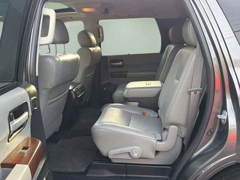 Used 2016 Toyota Sequoia Platinum image 24