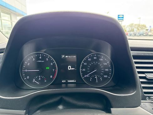Used 2017 Hyundai Elantra Limited w/ Limited Ultimate Package 05 FWD image 19