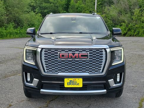 Used 2021 GMC Yukon XL Denali w/ Denali Premium Package AWD/4WD image 2