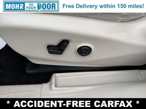 Used 2018 Chrysler Pacifica Limited image 14