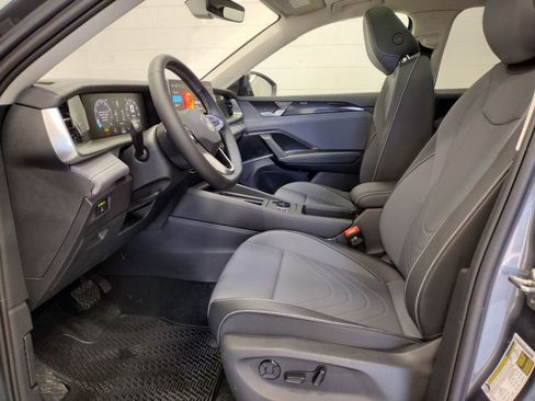 New 2026 Volkswagen Tiguan SE image 24