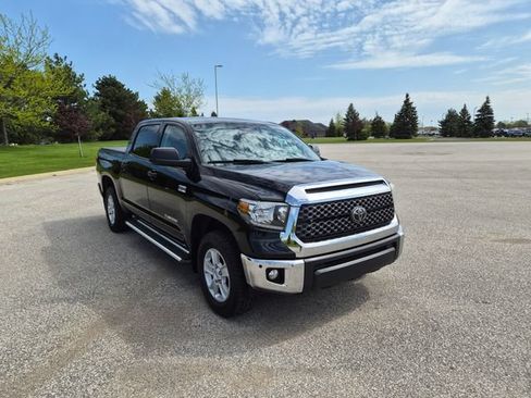 Used 2020 Toyota Tundra SR5 w/ SR5 Convenience Package AWD/4WD image 3
