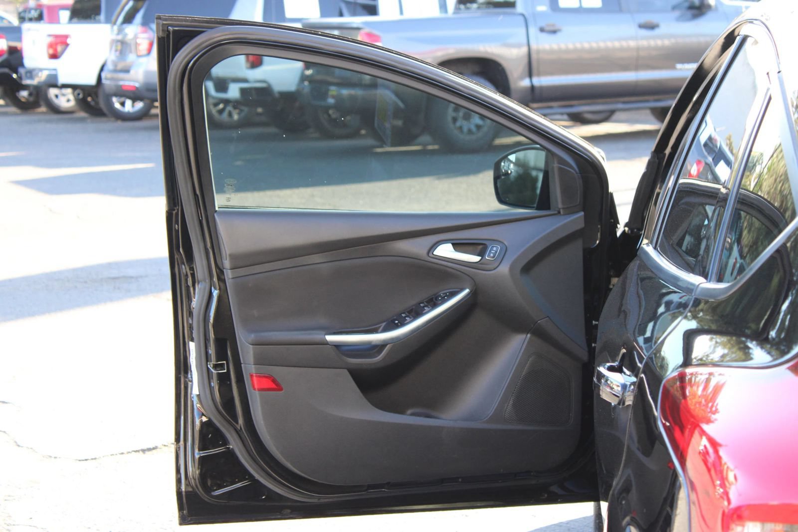Used 2017 Ford Focus ST FWD image 6