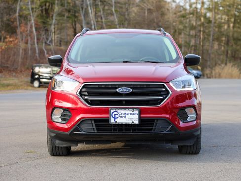 Used 2019 Ford Escape SE image 2