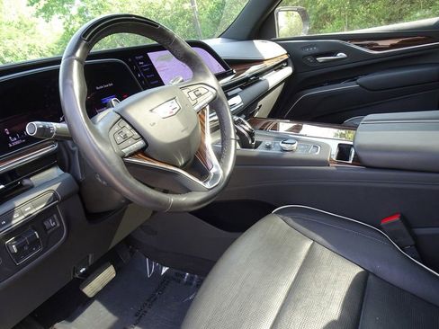Certified 2024 Cadillac Escalade Premium Luxury w/ Performance Package AWD/4WD image 11