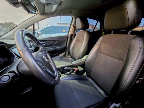 Used 2020 Buick Encore Preferred w/ Safety Package image 6