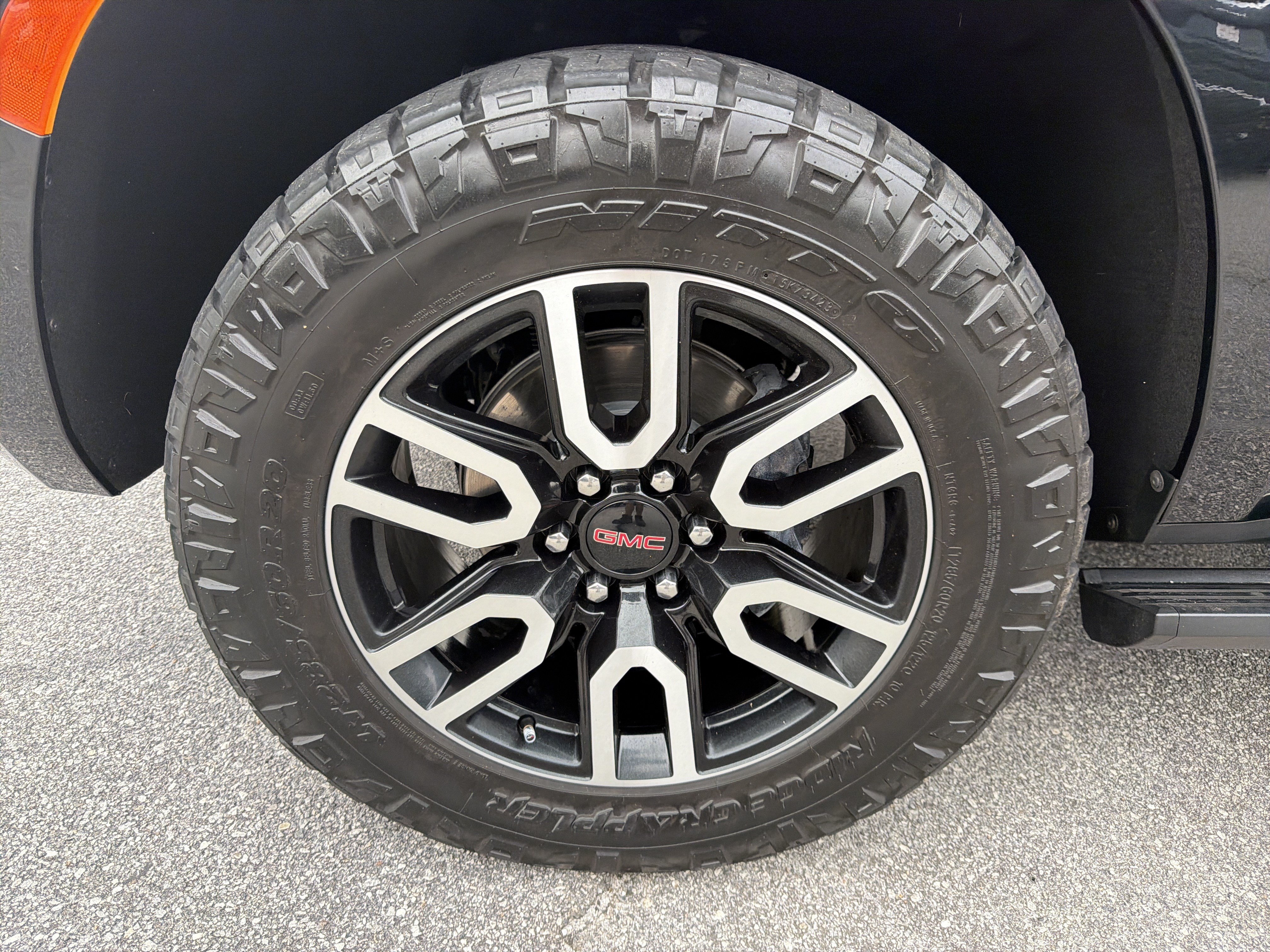 Certified 2023 GMC Yukon AT4 w/ AT4 Premium Plus Package AWD/4WD image 12