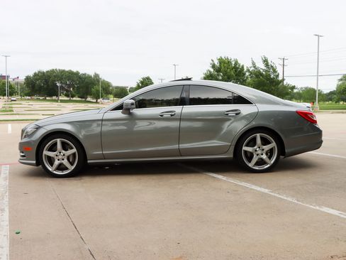 Used 2014 Mercedes-Benz CLS 550 w/ Premium 1 Package image 4
