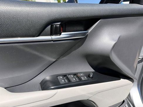 Used 2019 Toyota Camry SE w/ Protection Package (Q2) FWD image 15