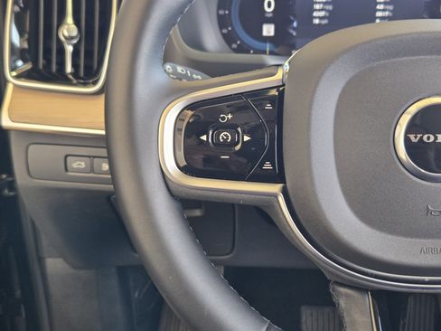 Used 2025 Volvo XC90 T8 Plus w/ Protection Package Premier image 34