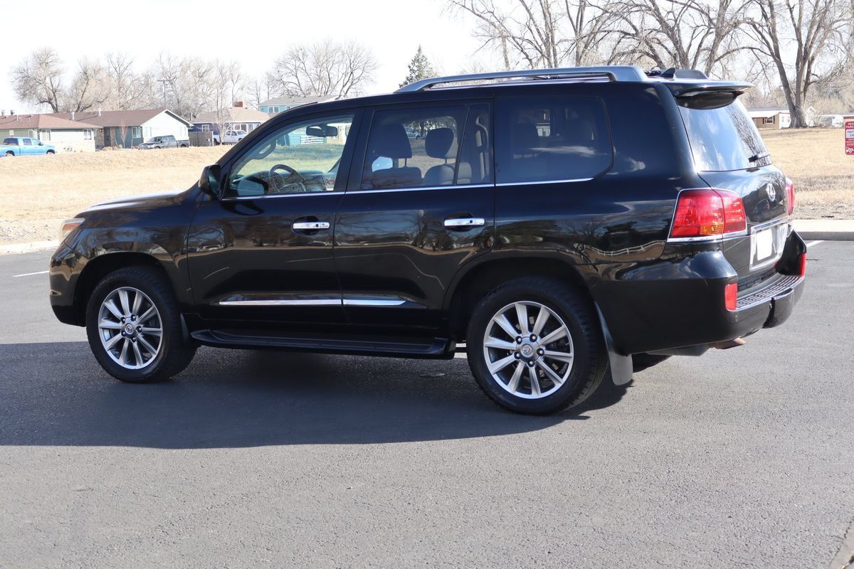Used 2011 Lexus LX 570 4WD w/ Luxury Pkg image 8