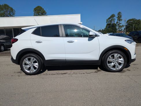 Used 2024 Buick Encore GX Preferred FWD image 4