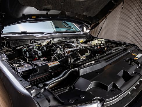 Used 2025 Ford F250 Platinum image 39