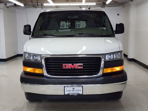 Used 2018 GMC Savana 3500 LT w/ LT Preferred Equipment Group image 2