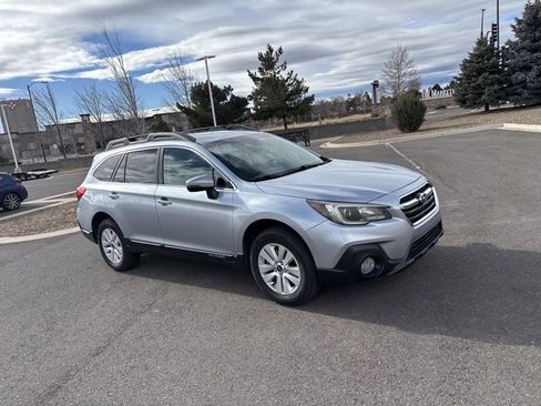 Used 2018 Subaru Outback 2.5i Premium image 1